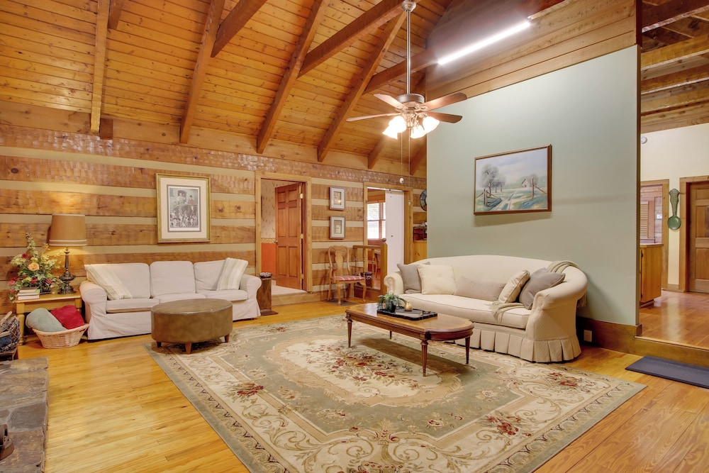 Golf + Hike: Nature Escape w/ Sauna in Hephzibah