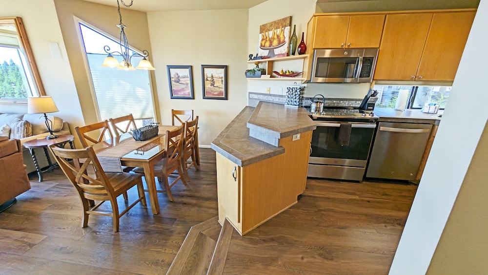Mt Bachelor Village 331 2 Bedroom Condo