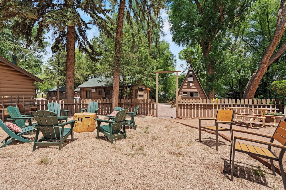 Timber Lodge Cabin 02