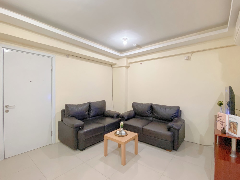 Combined 1Br With Extra Room Apartment At Green Pramuka City