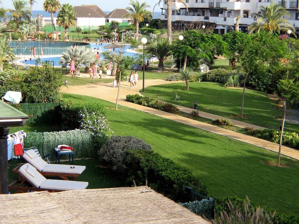 VenAVera E21B - 1 Bedroom/1Bath Beachfront WIFI