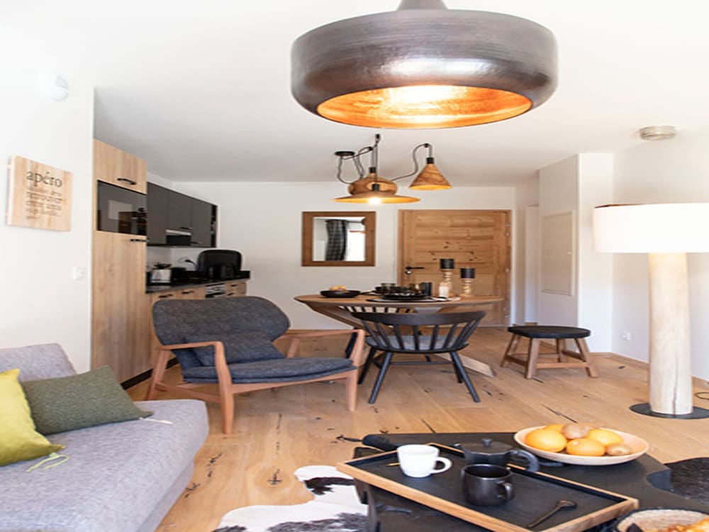 Apartment in Vaujany With Stunning Mountain Views