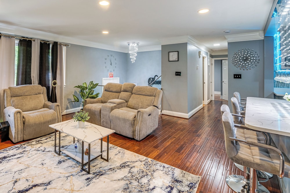 Modern Fort Washington Apt: 14 Mi to National Mall