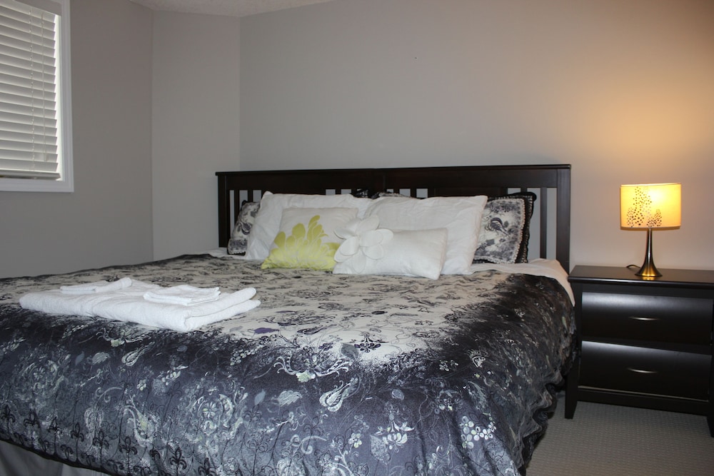 Boardwalk Homes - Executive Guest Rooms & Townhomes