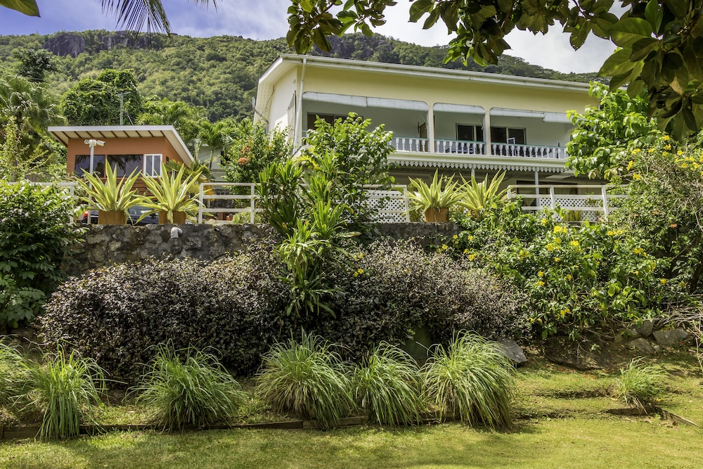 Lemongrass Lodge