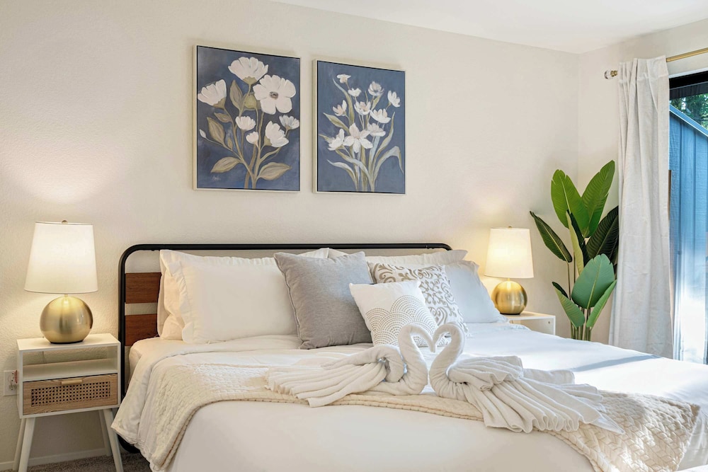 @marbella Lane-cozy Luxury Townhome Near Microsoft
