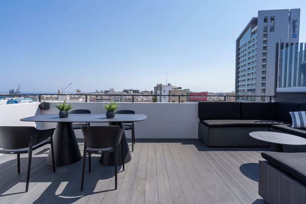 The Penthouse - 3BR Seaview in Larnaca