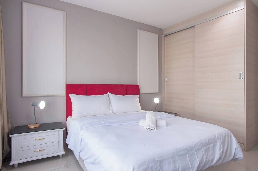 ICity Luxury Condo by Smarthome