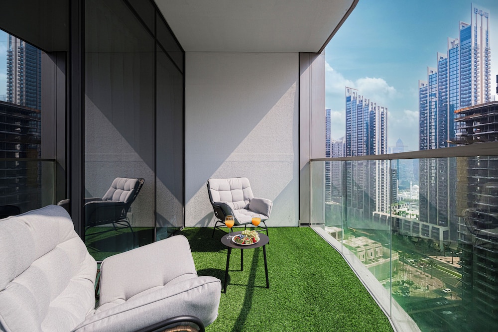 Grande Suites by Hostiva - Burj View