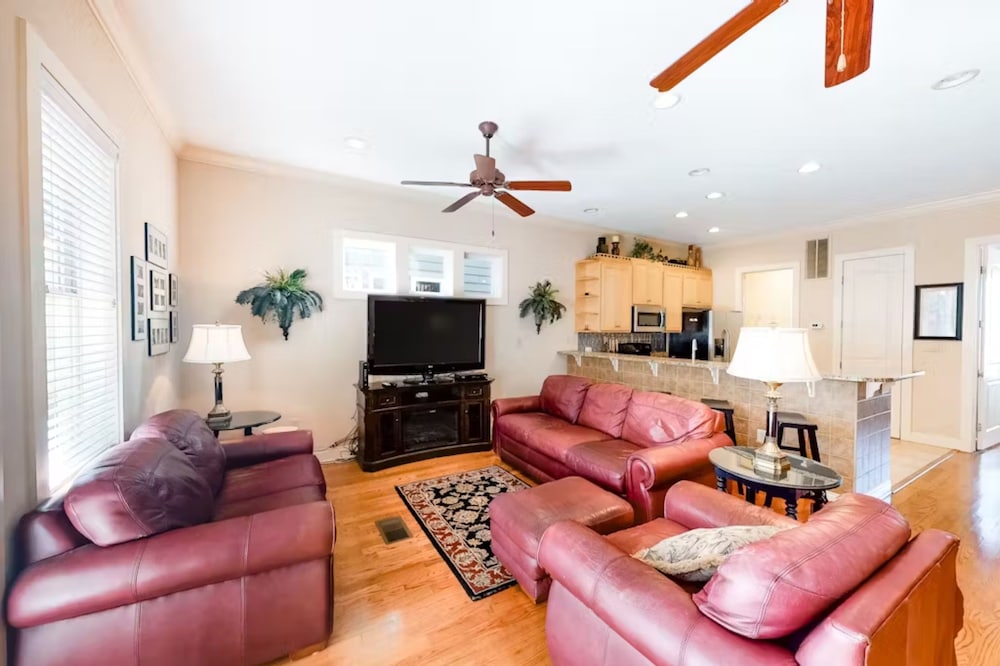 Serenity by the Sea! 4BR Retreat, Sleeps 12, Walk to Beach & Community Pool