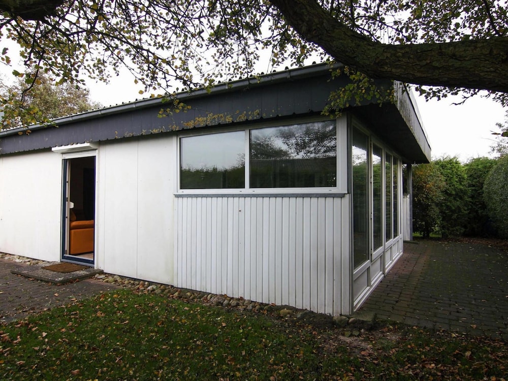 Bungalow in Warwerort Near Wadden Sea Park