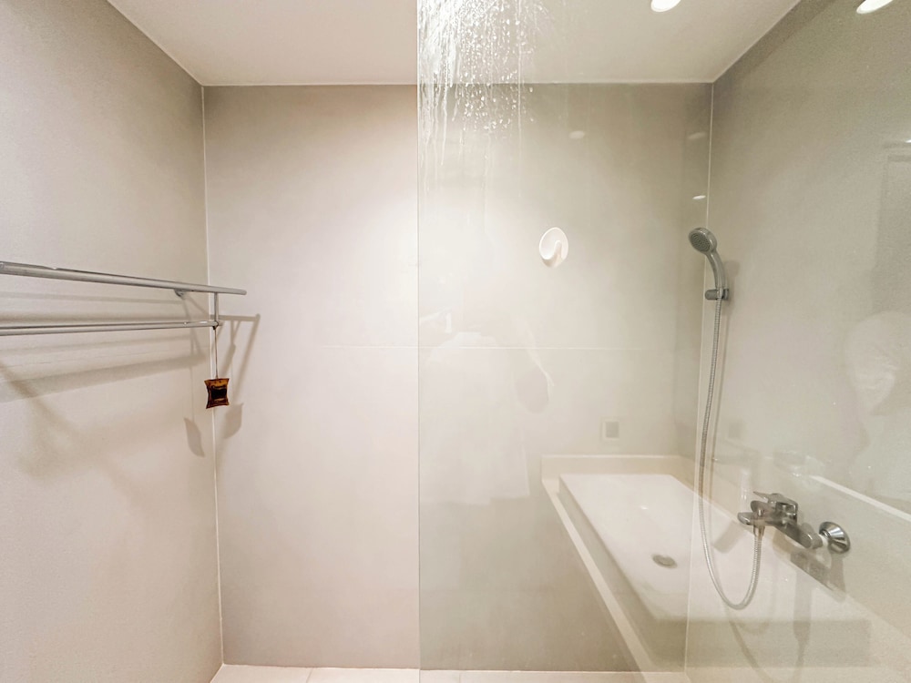 Spacious And Strategic Location 3Br At Kondominium Regensi Apartment