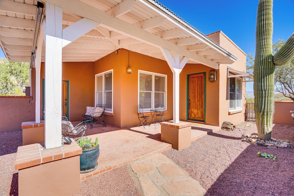 1 Mi to Saguaro NP: Charming Tucson Casita