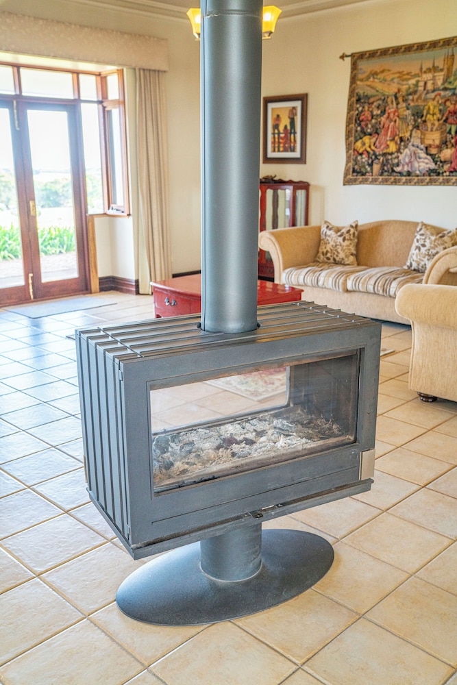 Condor Estate with Vineyard & Fireplace