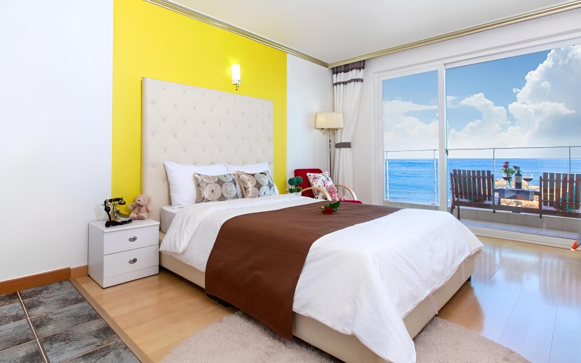 Castles Pebble Beach Pension view 3