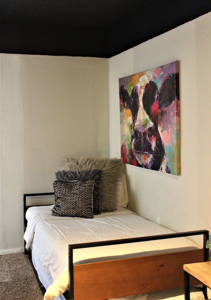 El Chuco Home W Pool Pool Table 15 min Downtown