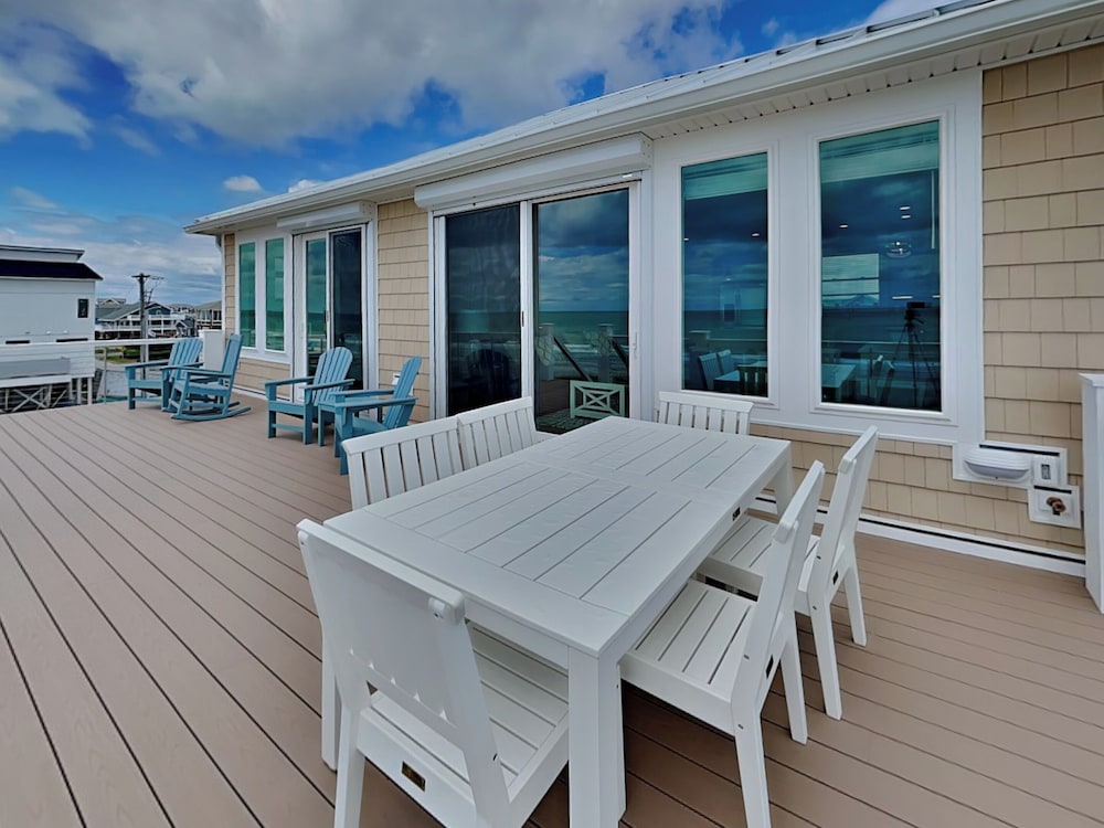 Turtle Paradise by Topsail Realty