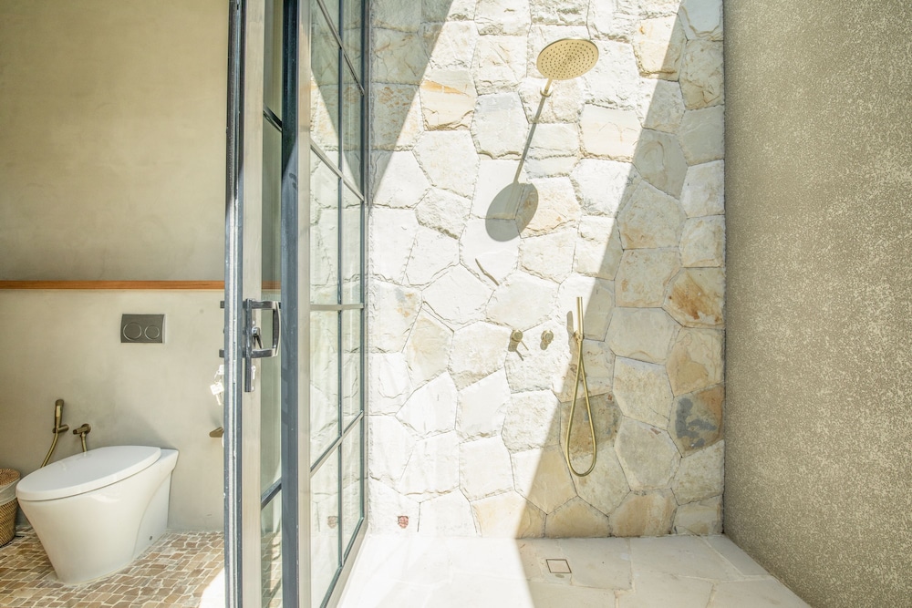 Villa Serai 5br to the Beach