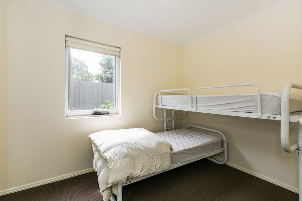 Two Bays Apartments