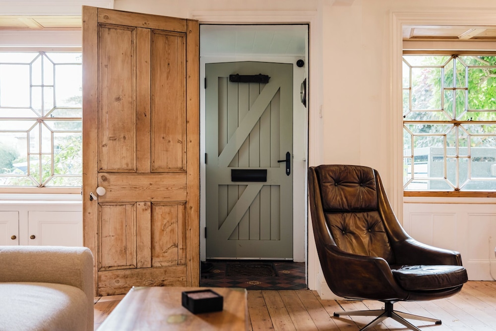 Historic 3 BD Cottage in the Cotswolds