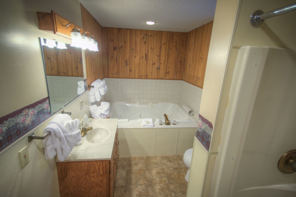 Cascade Lodge