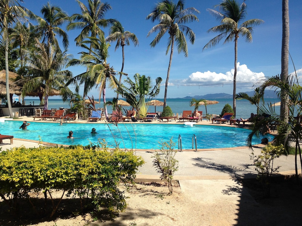 The Beach Village - Hostel