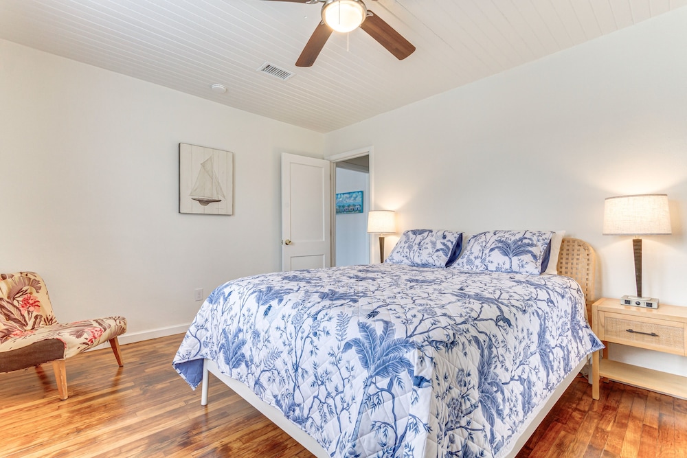 Charming Coastal Pensacola Home 1 Mi to Palafox St