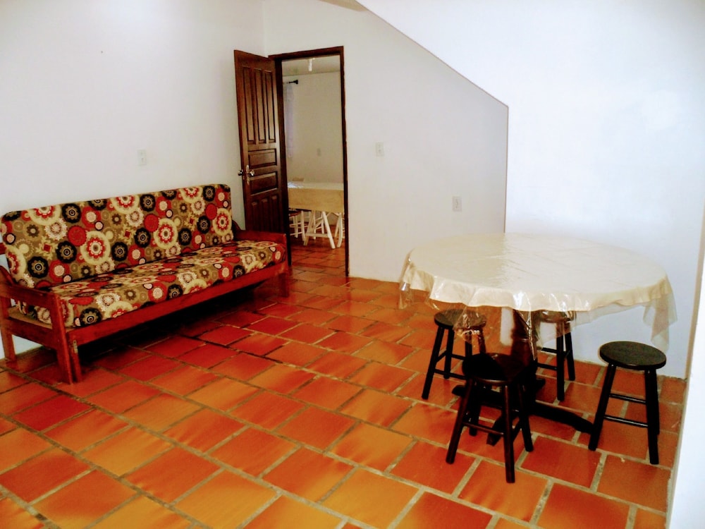 Ingleses Residence