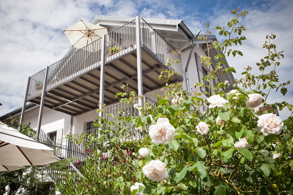 Le Coq Chantant B&B and Boutique Hotel