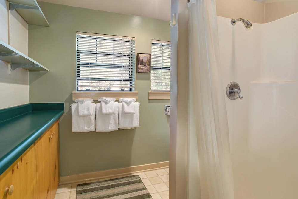 Wawona Retreat