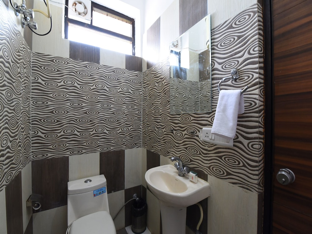 OYO 12818 Dev Villa