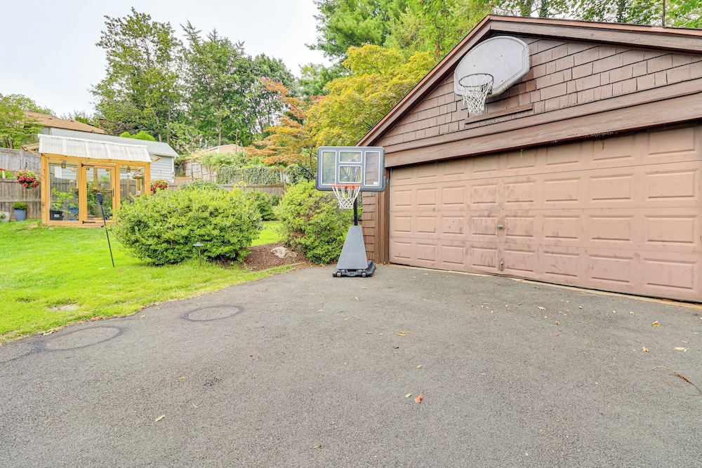 Easy Train Access to Nyc! Elegant Family Retreat