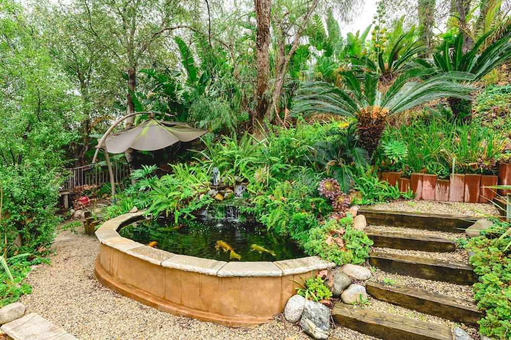 Luxury Villa w Pool Garden Outdoor Lounge