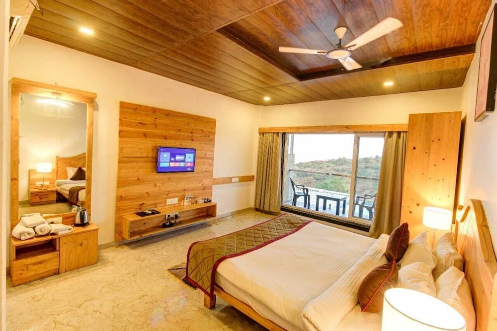 Royal Resort