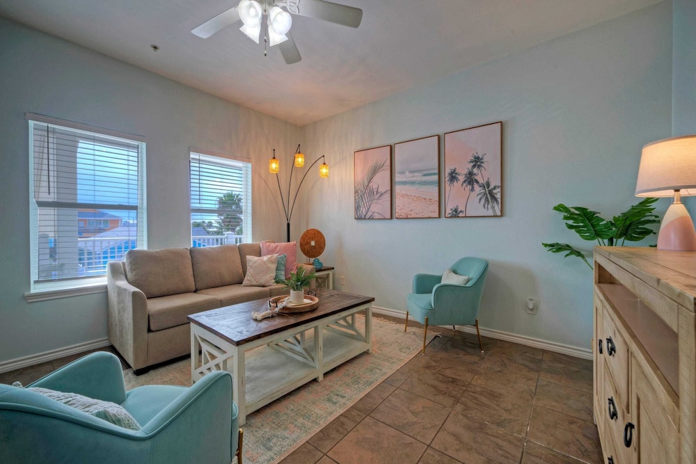 Sleeps 16 w/ Pool + Minutes to Beach Costa Bahia - 2 Condos