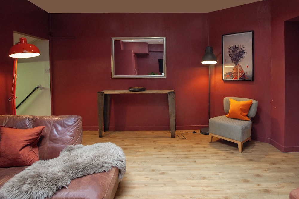 higgihaus 107 Sleeps 4 Monday - Friday