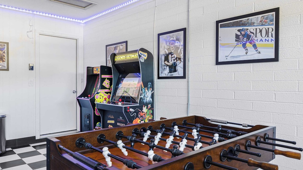 Near Camelback Mtn, Old Town, Trails, Golf + Spas w/ Pool, Hot Tub Camelback Casa by Avantstay