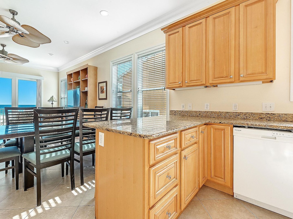 Wit's End by Southern Vacation Rentals view 4