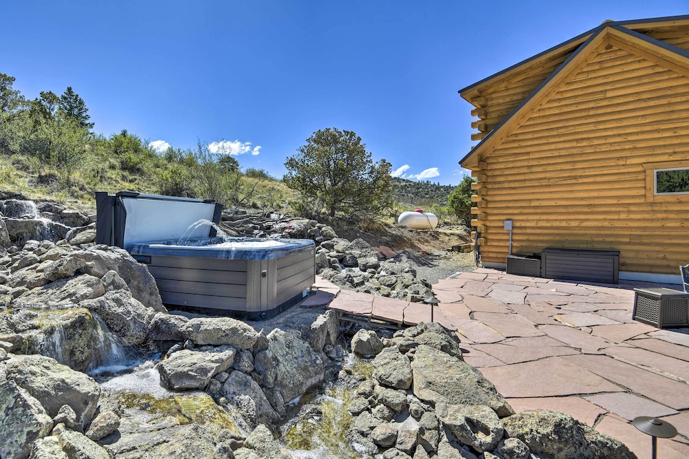 Rio Grande National Forest Cabin: Views & Hot Tub