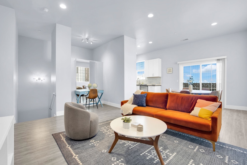 North Hollywood Vacations - Noho by Avantstay North Hollywood Townhome - Property Image 13