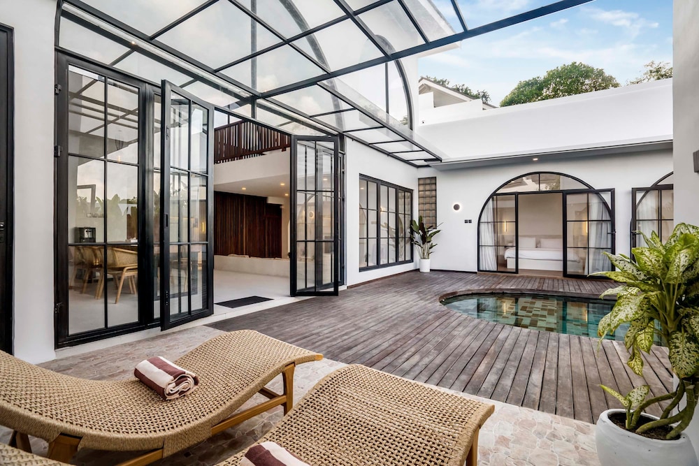 Casa Copper by Alfred in Bali - Tropical Luxury 3BR Pool Villa in the Heart Canggu