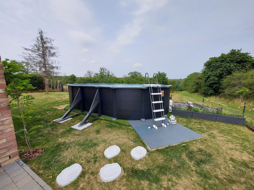 Holiday Home in Noiseux With Fenced Garden