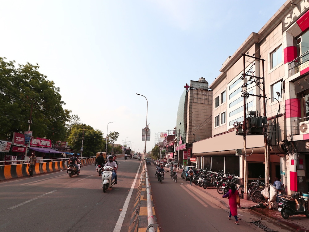 OYO 2353 Hotel Deep