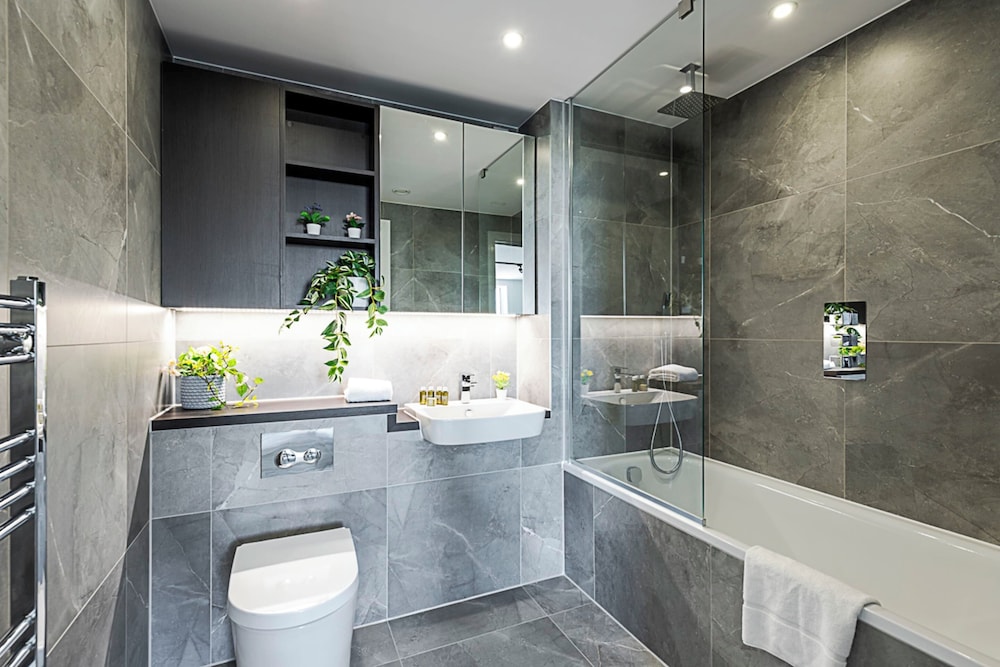 Luxurious West London Apartment