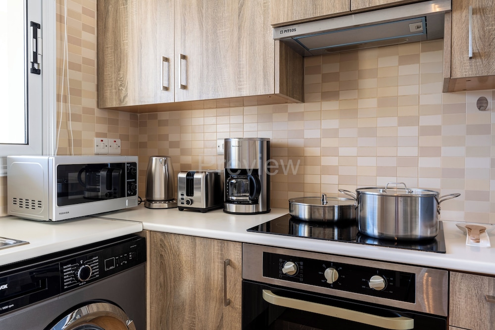 Quint - 2-Bedroom Apt & Pool in Protaras