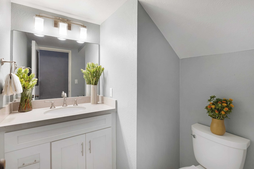 Balboa Breeze by Avantstay Beachfront Retreat + Ocean View