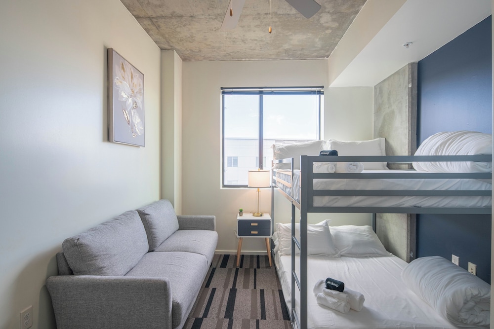 ROVE LIVING/KL - Roosevelt Point