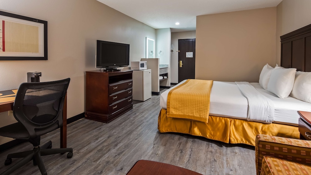 San Antonio Vacations - SureStay Hotel by Best Western Orange - Property Image 18