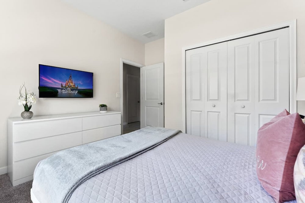 Disney Familly Lovers up to 11 Guests