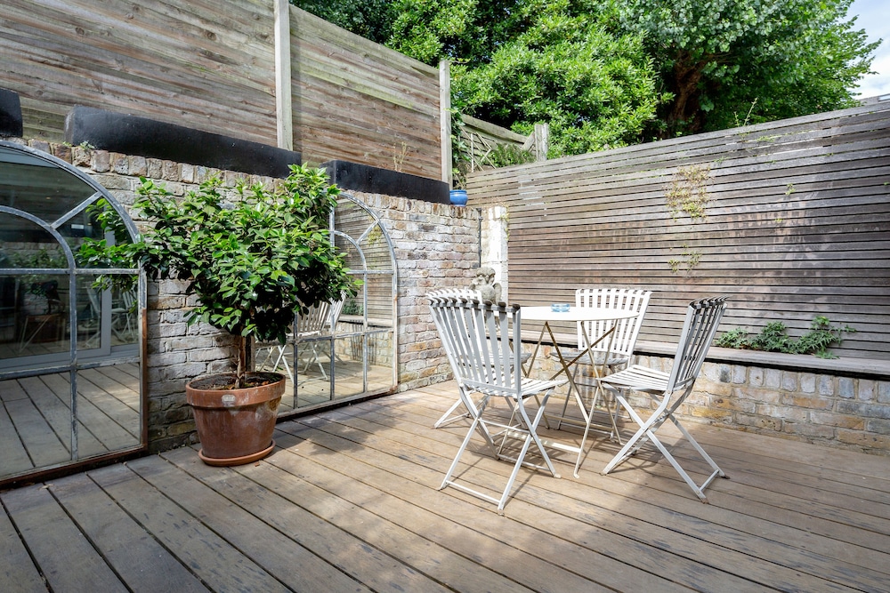 outdoor bbq area